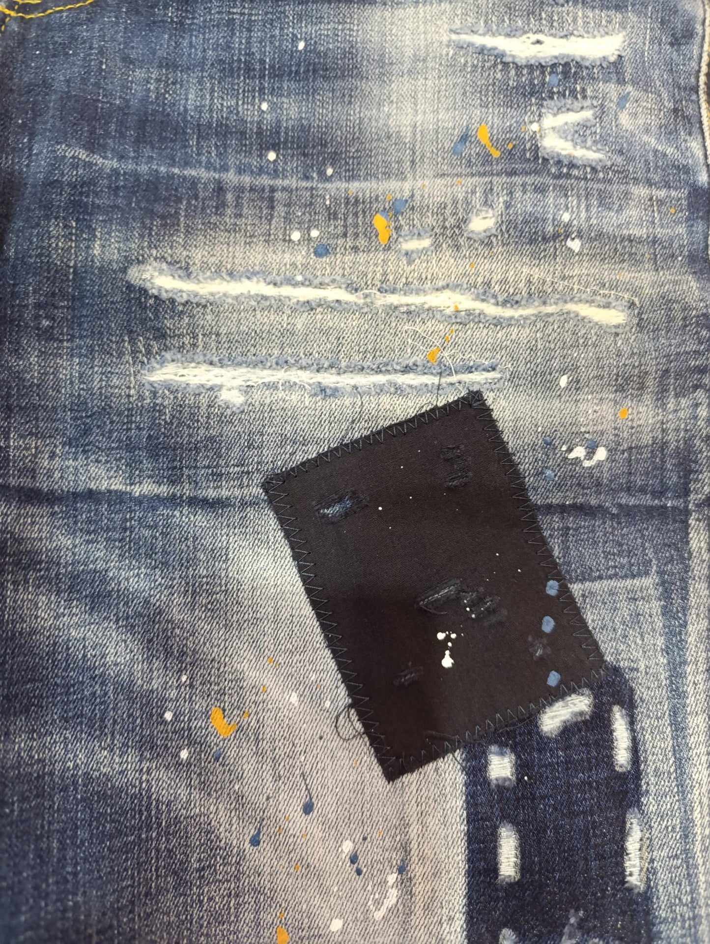 Pantaoncino di Jeans DSQUARED2 646 con toppa verde